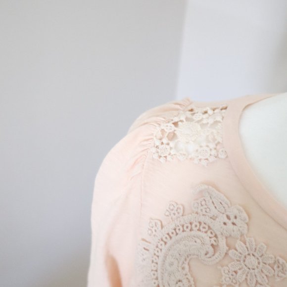 LOFT Light Pink Crochet Detail Tee Shirt Top XS - Picture 2 of 3